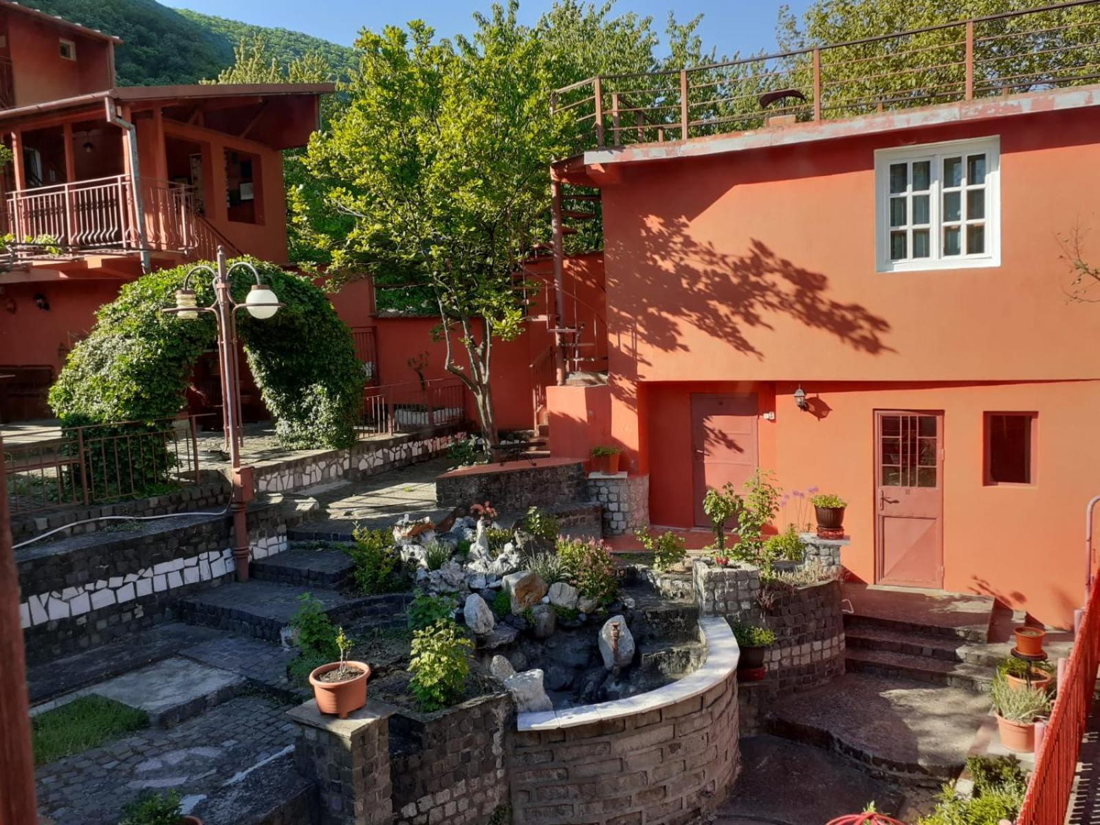 Pensiunea Belladonna Бэиле-Еркулане Экстерьер фото
